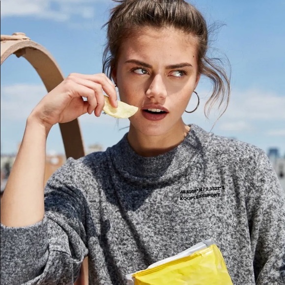 The Kooples cropped gray sweatshirt with The Kooples band - Picture 4 of 5